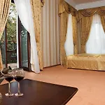 Hotel Royal Street 3*