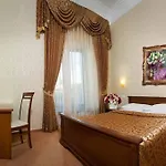 Royal Street Hotel