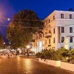 Royal Street 3*