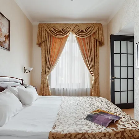 Royal Street Hotel 3*