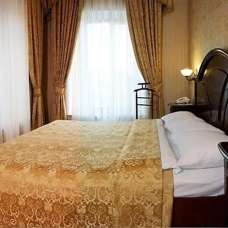Royal Street Hotel 3*