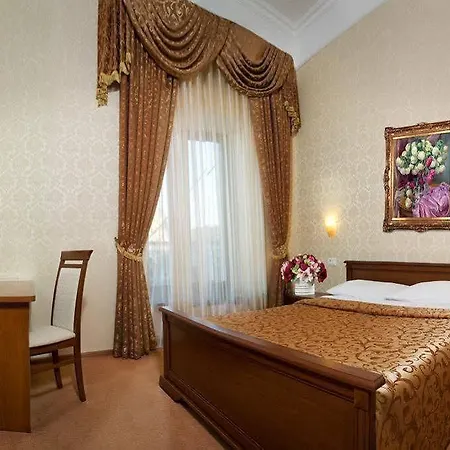 Royal Street Hotel