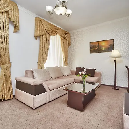 Royal Street Hotel 3*