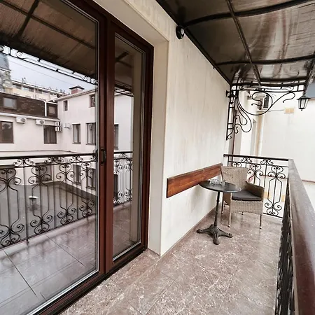 Otel Royal Street 3*