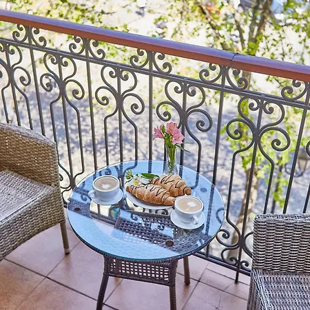 Royal Street Hotel Odessa