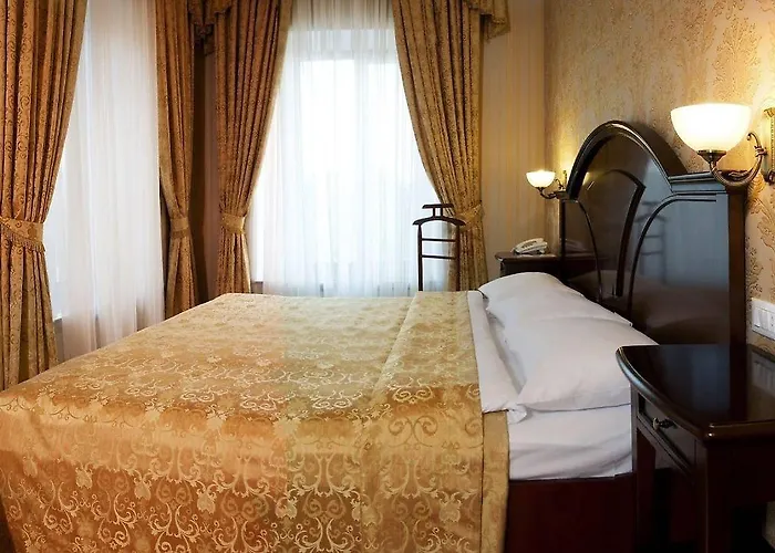 Royal Street Hotel 3*